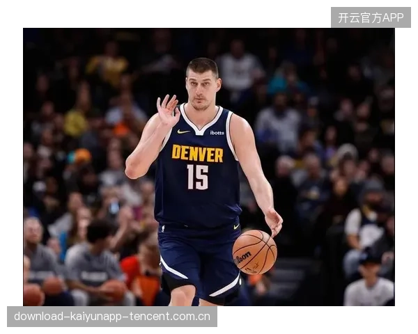 NBA季前赛：掘金与快船的激战——约基奇的闪耀与快船的韧性战术